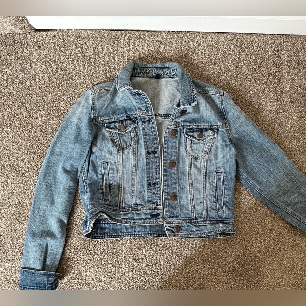 American Eagle Cropped Jean Jacket